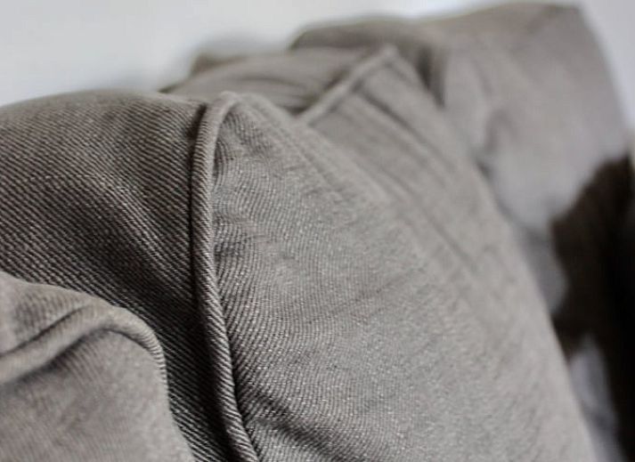 Lichte entree van Vakantiehuisje in Gulpen, Zuid Limburg, met landelijke uitstraling.