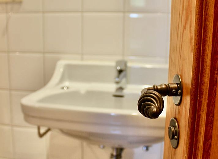 Lichte entree van Vakantiehuisje in Gulpen, Zuid Limburg, met landelijke uitstraling.