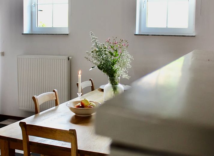 Lichte entree van Vakantiehuisje in Gulpen, Zuid Limburg, met landelijke uitstraling.