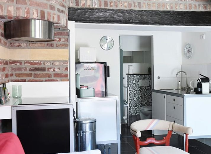 Cottage in Klimmen, vacation home in South Limburg with charming terrace and red door.