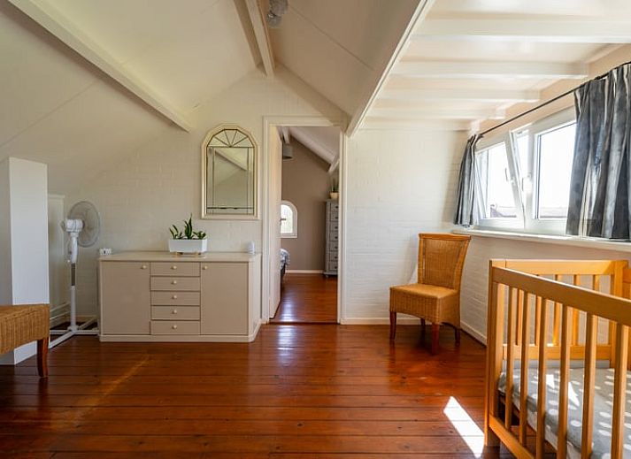 Stijlvolle eetkamer in Vakantiehuis in Klimmen, Zuid Limburg, perfect voor gezellige diners en samenzijn.