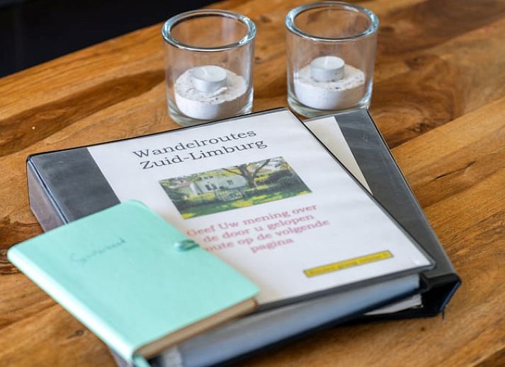 Stijlvolle eetkamer in Vakantiehuis in Klimmen, Zuid Limburg, perfect voor gezellige diners en samenzijn.