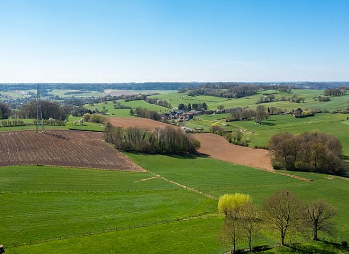 Volledig uitgeruste keuken in Vakantiehuis in Klimmen, Zuid Limburg, met moderne apparatuur en veel licht.