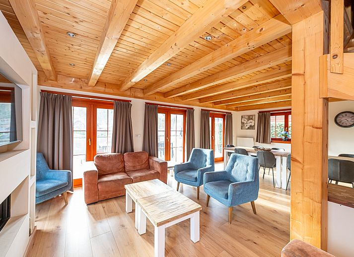 Genieen Sie die gerumige Terrasse des freistehenden Hauses in Brunssum, Sdlimburg, mit herrlichem Blick auf das Wasser und die Natur.