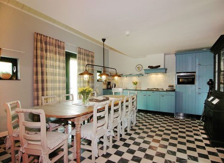 Gezellig terras bij Inkelshoeve a gen Bongerd, vakantiehuis in het pittoreske Epen, Zuid Limburg.