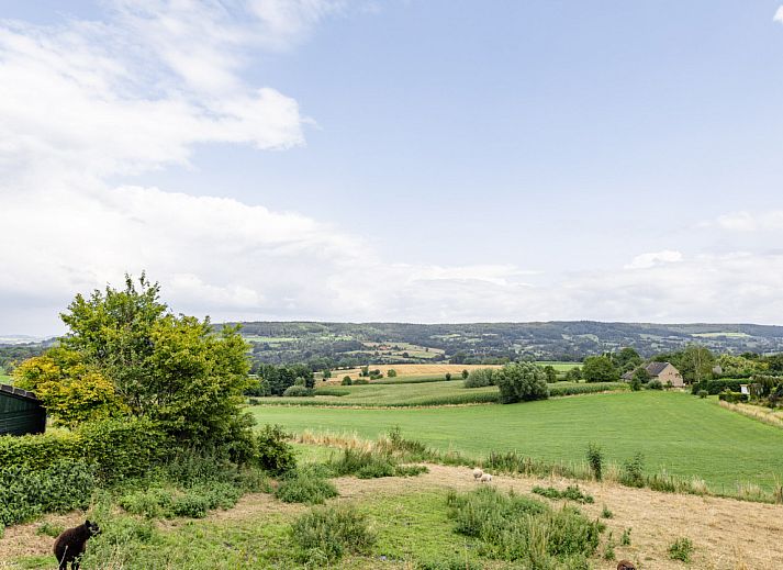Gemuetliches Schlafzimmer im Ferienhaus L328, Epen, Suedlimburg, mit bequemem Bett und sanfter Beleuchtung fuer einen entspannten Aufenthalt.