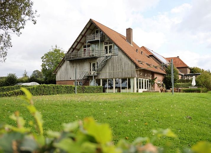 Holiday home in Epen, South Limburg, offers rustic charm with beautiful views of the green surroundings from this attractive vacation home.