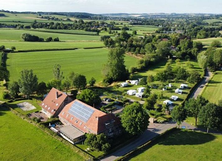 Holiday home in Epen, South Limburg, offers rustic charm with beautiful views of the green surroundings from this attractive vacation home.