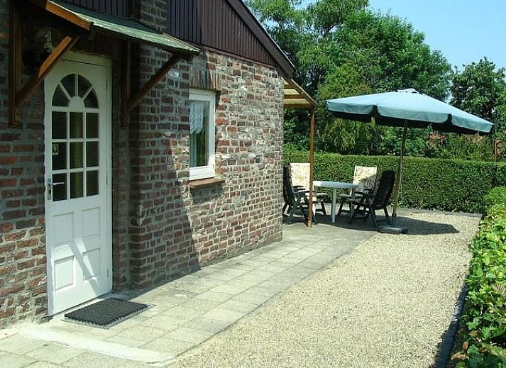 Geniessen Sie die Terrasse des Ferienhauses in Vijlen, das im gruenen Suedlimburg liegt.