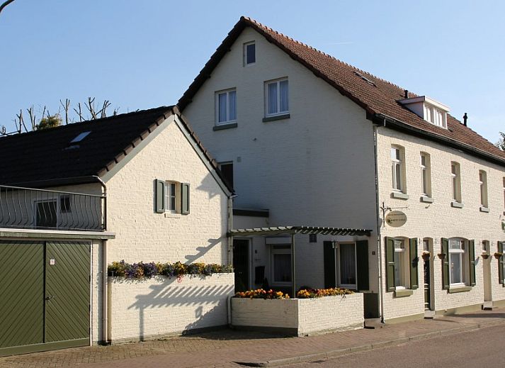 Guest house 392003 - Bed and Breakfast Zuid Limburg - Walnut Lodge