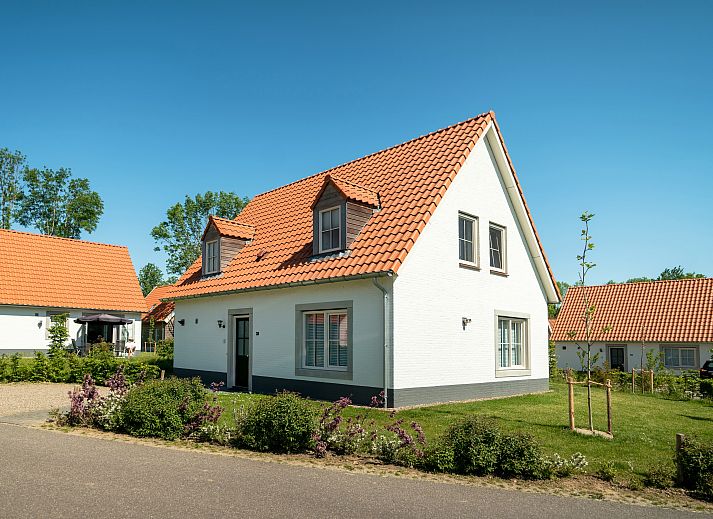 De Waufsberg 8-Personen-Villa Mets Hoes in Noorbeek, Suedlimburg mit grossem Garten und moderner Architektur.