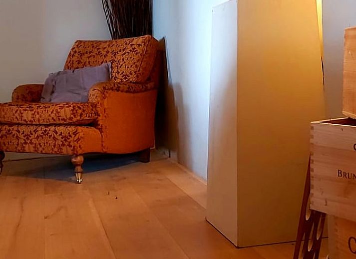 Geraeumige Terrasse des Ferienhauses in Beek, Suedlimburg, ideal fuer entspannende Momente im Freien.