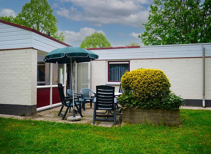 Moderne keuken in Nelderhut vakantiehuis, Simpelveld, Zuid Limburg, met toegang tot buiten.