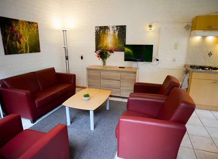 Moderne keuken in Nelderhut vakantiehuis, Simpelveld, Zuid Limburg, met toegang tot buiten.