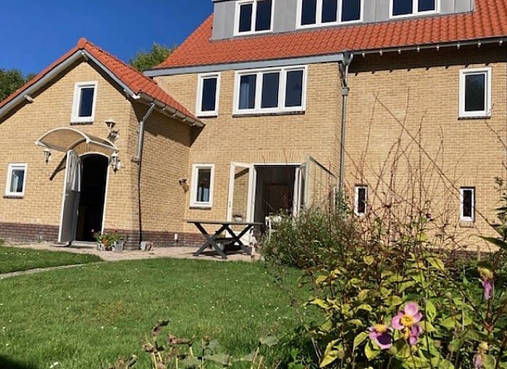 Vakantiehuis in Sint Geertruid met zonnige tuin, Zuid Limburgse charme.