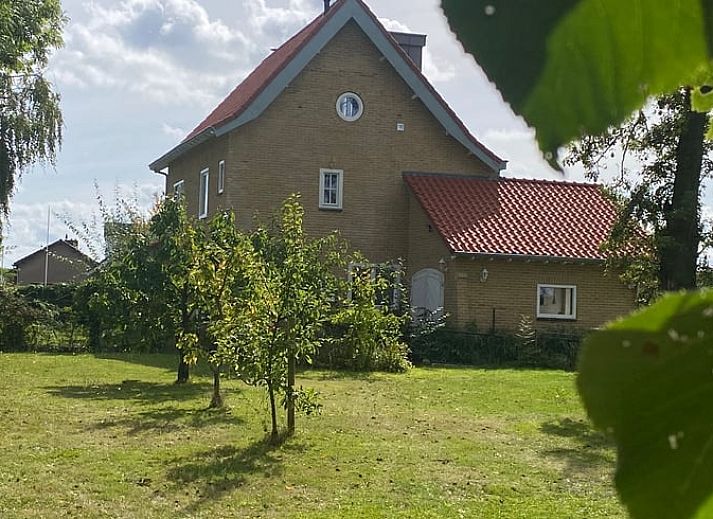 Vakantiehuis in Sint Geertruid met zonnige tuin, Zuid Limburgse charme.
