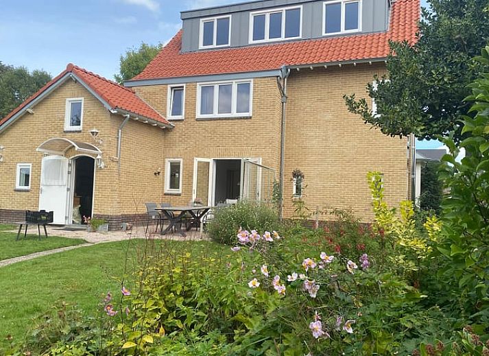 Vakantiehuis in Sint Geertruid met zonnige tuin, Zuid Limburgse charme.