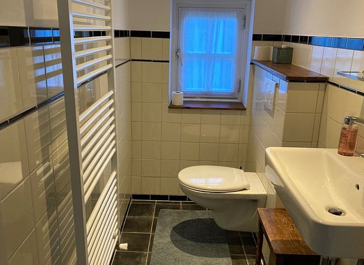 Vakantiehuis in Sint Geertruid met kleurrijke bloementuin, Zuid Limburg.