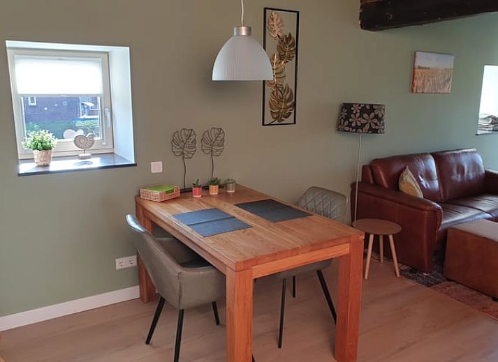 Geniet van het uitzicht vanaf de veranda van Huisje in Valkenburg aan de Geul, vakantiehuis in Zuid Limburg.