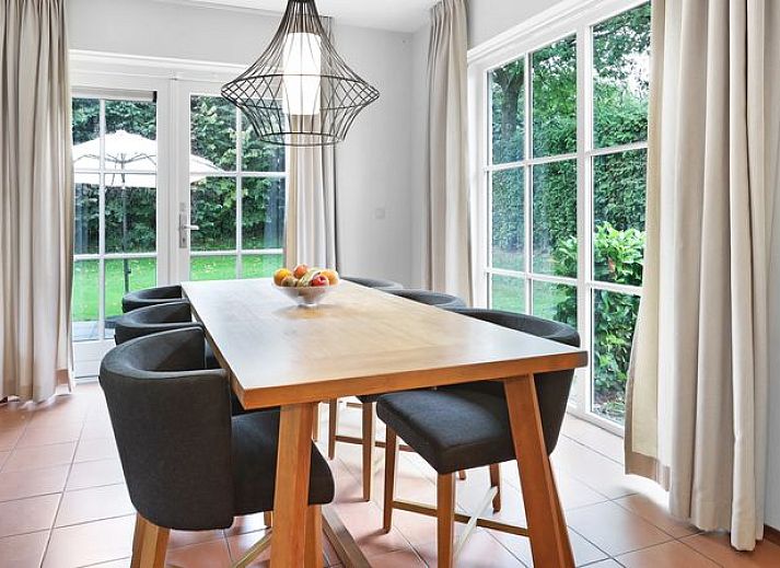 Guest house 394508 - Bungalow Zuid Limburg - Kasteeldomein De Cauberg | 6-persoons villa | 6L