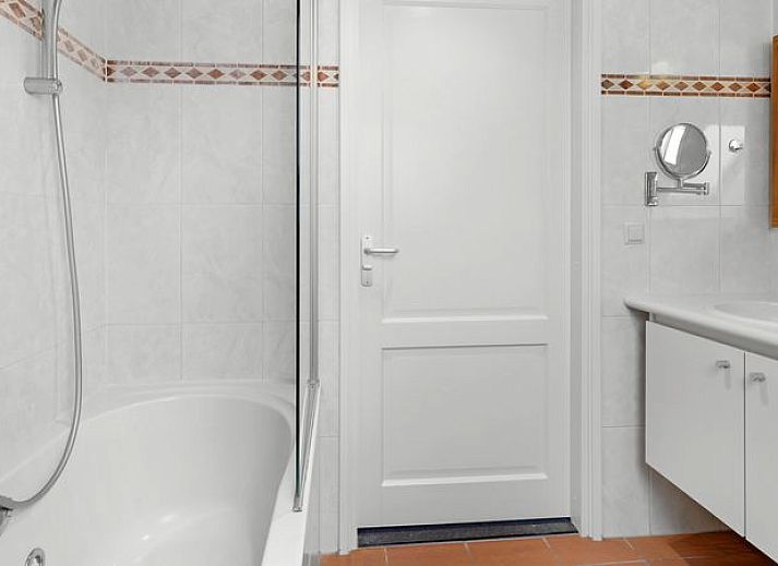 Guest house 394508 - Bungalow Zuid Limburg - Kasteeldomein De Cauberg | 6-persoons villa | 6L