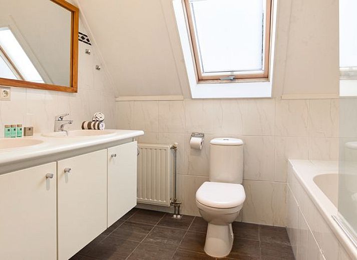 Guest house 394510 - Bungalow Zuid Limburg - Kasteeldomein De Cauberg | 6-persoons villa | 6ELW