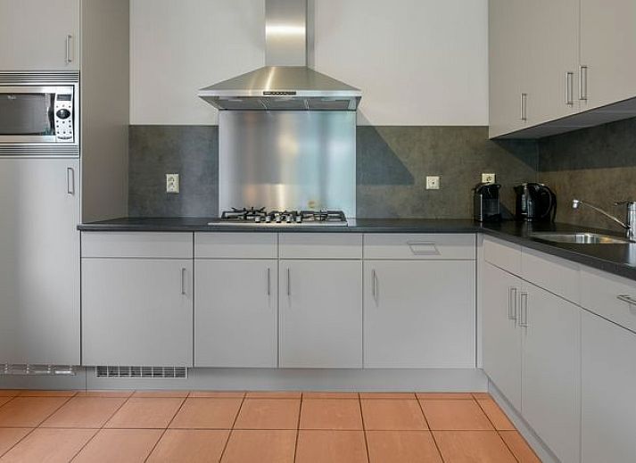 Guest house 394511 - Bungalow Zuid Limburg - Kasteeldomein De Cauberg | 10-persoons villa | 10C