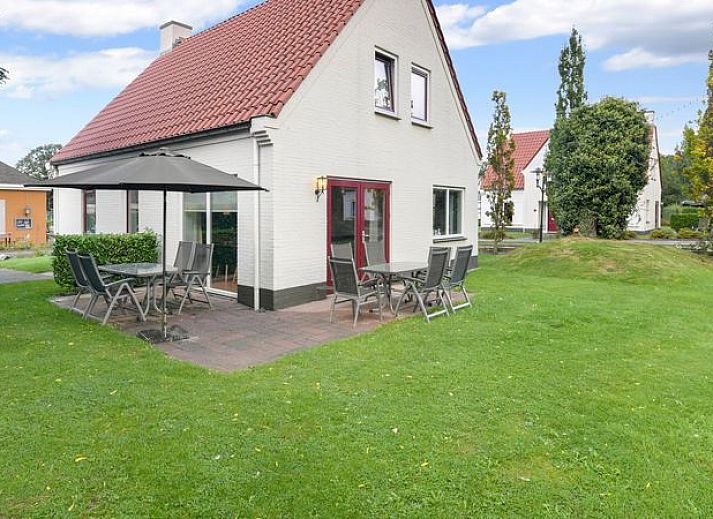 Guest house 394511 - Bungalow Zuid Limburg - Kasteeldomein De Cauberg | 10-persoons villa | 10C