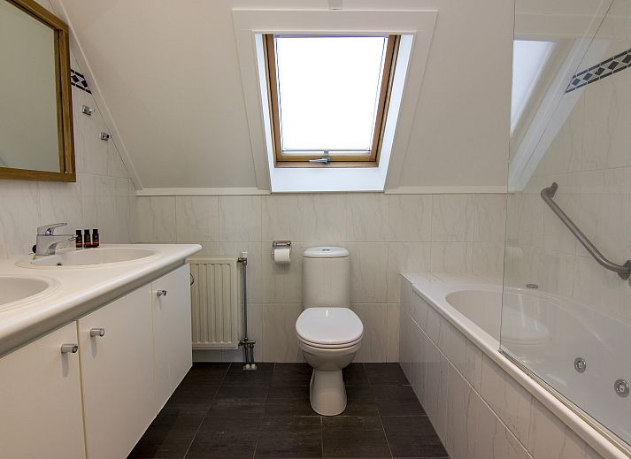 Verblijf 394520 - Bungalow Zuid Limburg - Kasteeldomein De Cauberg | 6-persoons villa | 6C