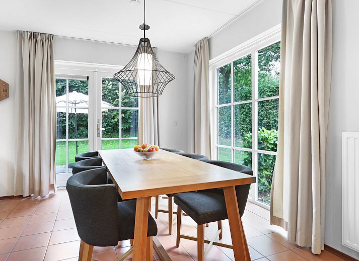 Guest house 394522 - Bungalow Zuid Limburg - Kasteeldomein De Cauberg | 6-persoons villa | 6L