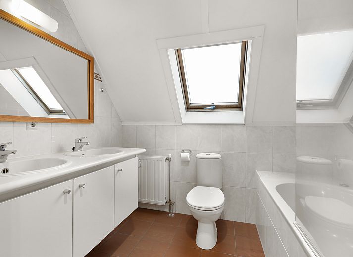 Guest house 394522 - Bungalow Zuid Limburg - Kasteeldomein De Cauberg | 6-persoons villa | 6L