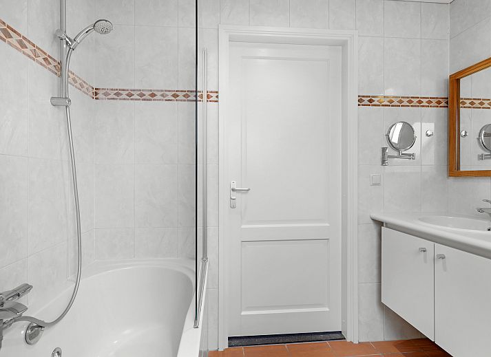 Guest house 394522 - Bungalow Zuid Limburg - Kasteeldomein De Cauberg | 6-persoons villa | 6L