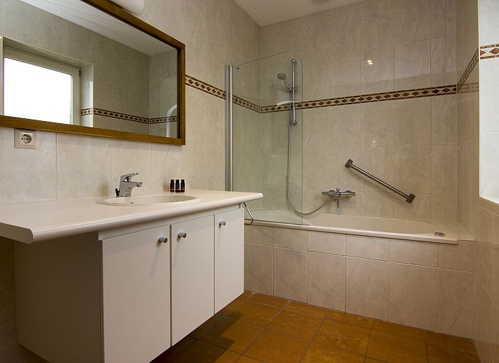 Guest house 394524 - Bungalow Zuid Limburg - Kasteeldomein De Cauberg | 10-persoons villa | 10EL