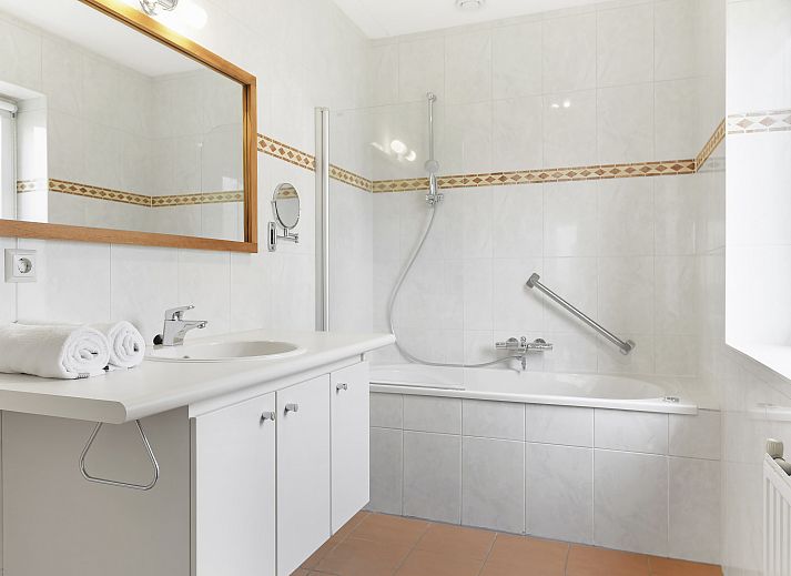 Guest house 394524 - Bungalow Zuid Limburg - Kasteeldomein De Cauberg | 10-persoons villa | 10EL