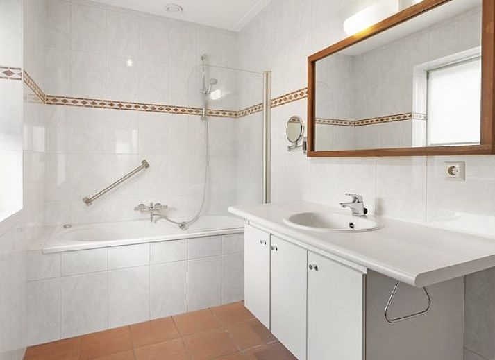 Guest house 394528 - Bungalow Zuid Limburg - Kasteeldomein De Cauberg | 8-persoons villa | 8L