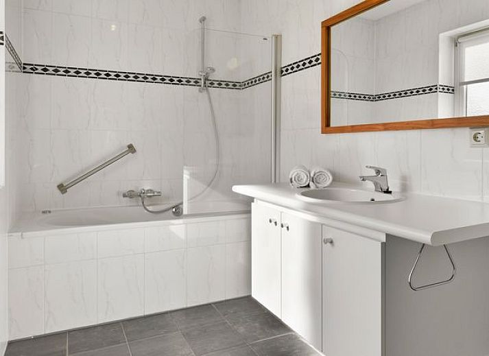 Guest house 394531 - Bungalow Zuid Limburg - Kasteeldomein De Cauberg | 10-persoons villa | 10L