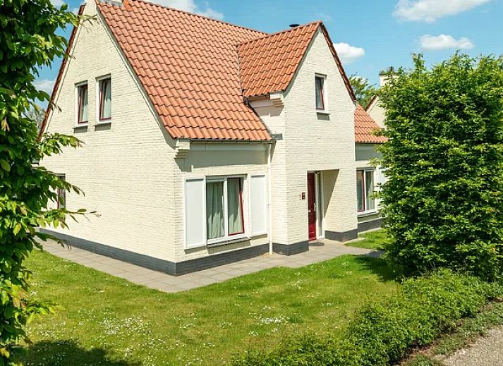 Guest house 394531 - Bungalow Zuid Limburg - Kasteeldomein De Cauberg | 10-persoons villa | 10L