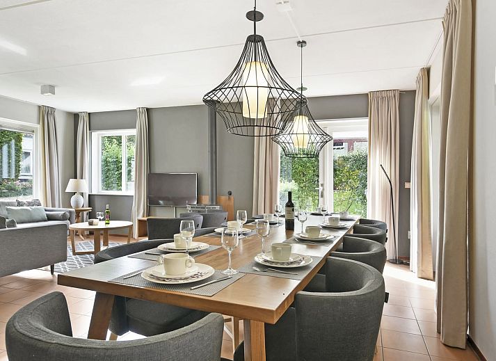 Guest house 394533 • Bungalow Zuid Limburg • Kasteeldomein De Cauberg | 10-persoons villa | 10EL 