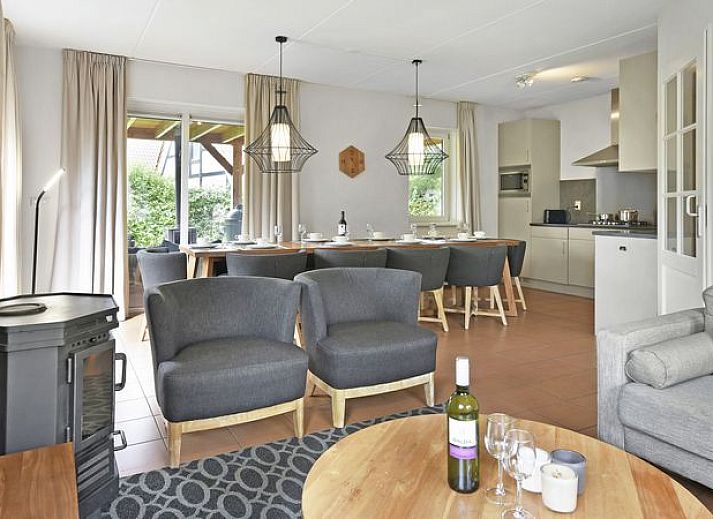 Guest house 394533 - Bungalow Zuid Limburg - Kasteeldomein De Cauberg | 10-persoons villa | 10EL