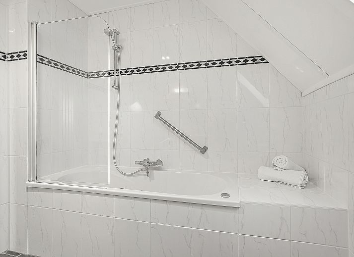 Guest house 394543 - Bungalow Zuid Limburg - Kasteeldomein De Cauberg | 6-persoons villa | 6EL