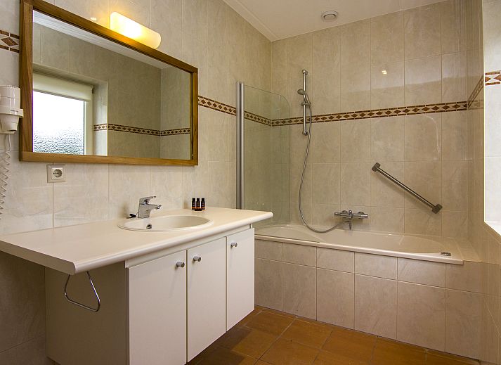 Verblijf 394545 - Bungalow Zuid Limburg - Kasteeldomein De Cauberg | 8-persoons villa | 8L