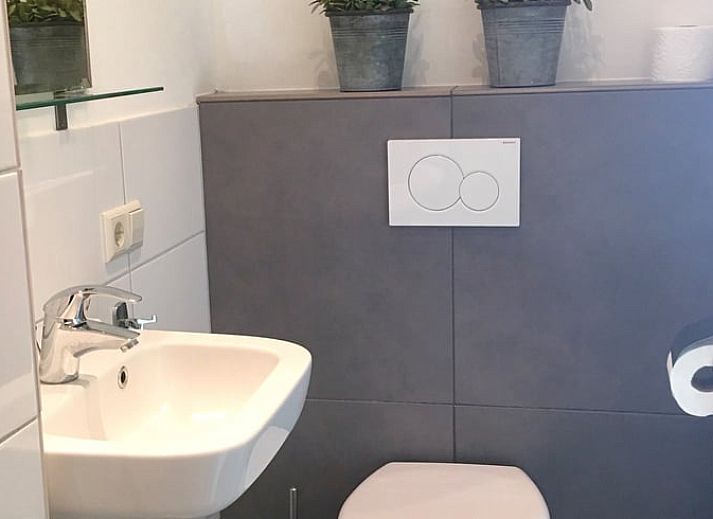 Sfeervol uithangbord bij Vakantiehuis in Scheulder, Zuid Limburg, Nederland.