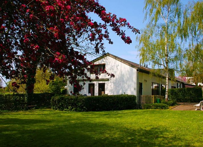 Stijlvolle eetkamer in Vakantiehuisje in Ulestraten, Zuid Limburg geschikt voor grote gezelschappen.