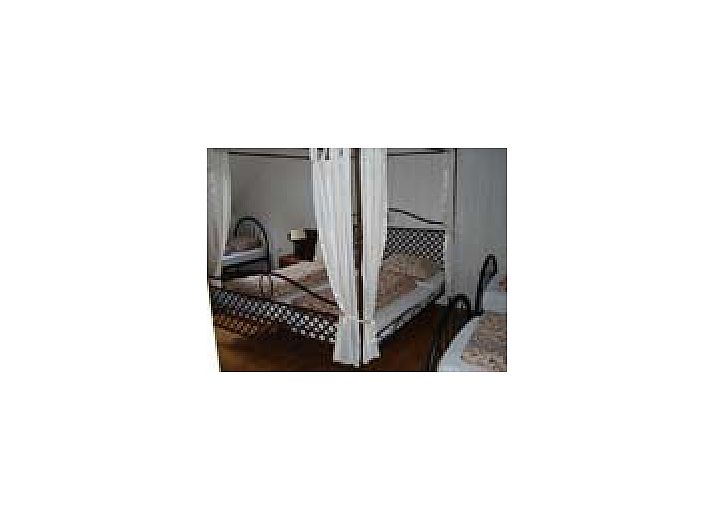 Speeltuin en groene omgeving bij De Hooischuur bed and breakfast in De Peel, Noord Brabant.