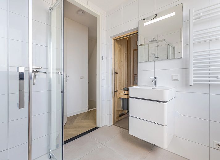 Stijlvolle zithoek in vakantiehuis 10-persoonsbungalow 10EL, Someren, Noord Brabant.