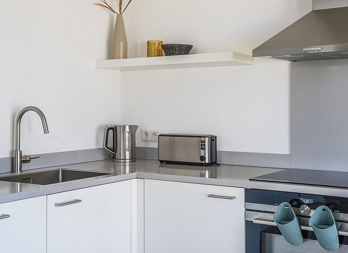 Exterior of 6-bed bungalow 6CK in Someren, De Peel, North Brabant with spacious garden.