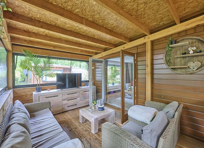 t Heische hofje vakantiehuis in Zeeland, De Peel, Noord Brabant met ruime veranda en groene omgeving.