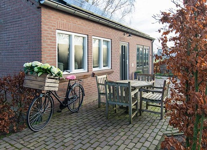 Ferienhaus in Deurne mit schoener Terrasse und Fahrrad, gelegen in De Peel, Nordbrabant.
