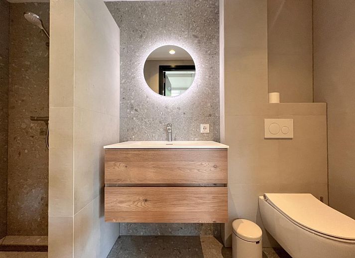 Moderne keuken in Quercus vakantiehuis, Valkenswaard, Kempen met stijlvolle inrichting.