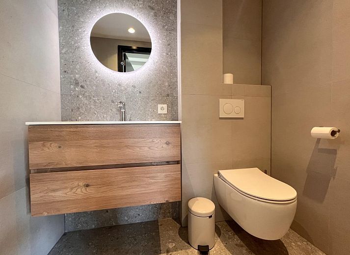 Uitzicht vanuit Quercus vakantiehuis in Valkenswaard, terras en natuur.